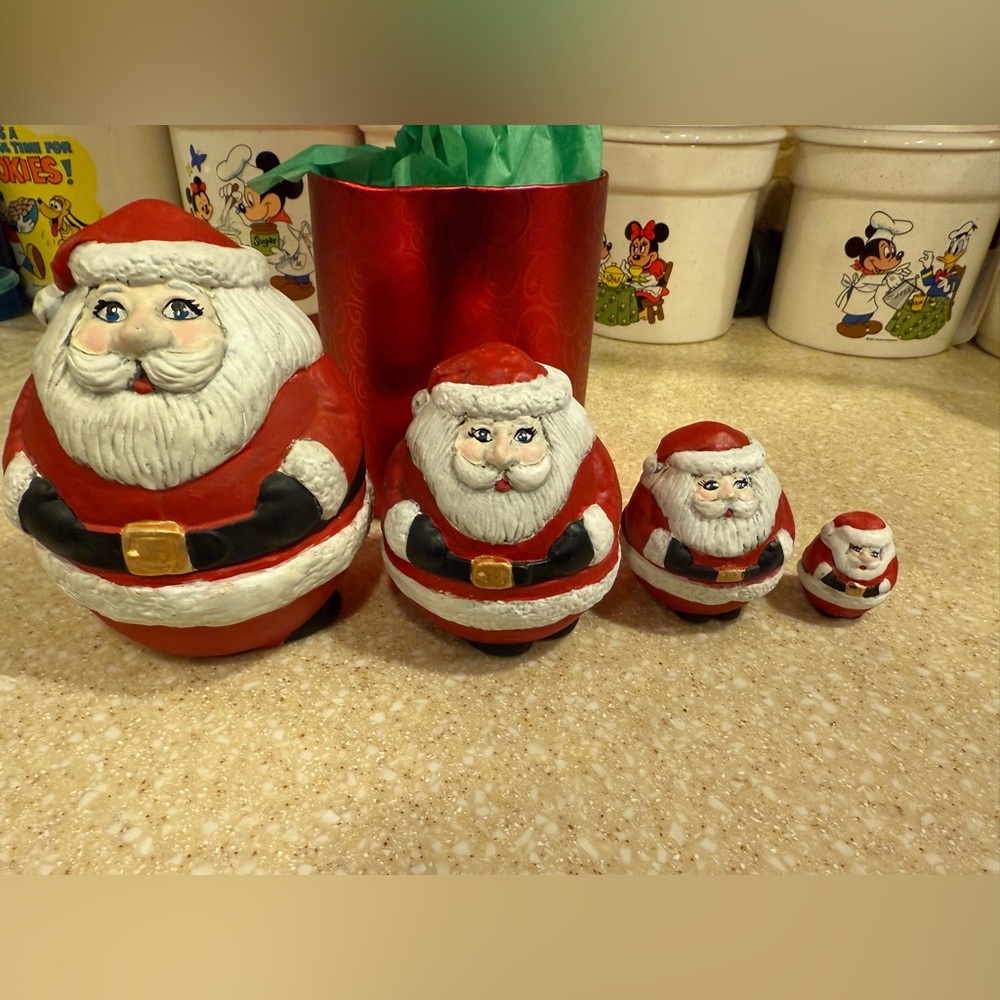 Santa Claus 4 piece Nesting Dolls Ceramic Christmas Holiday Decor Red White